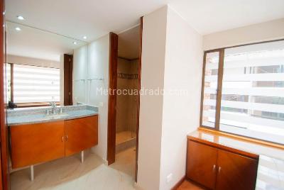 Apartaestudio en arriendo en El Nogal, Bogotá, 92 m² · foto 13 de 20