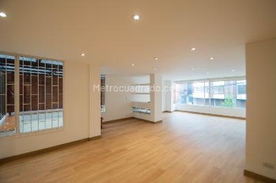 Apartamento de 3 alcobas en venta en Chico, Bogotá, 144 m² · foto 2 de 20