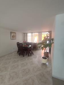 Casa de 5 alcobas en venta en Los Alcazares, Bogotá, 232 m² · foto 16 de 20