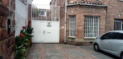 Casa de 5 alcobas en venta en Teusaquillo, Bogotá, 387 m² · foto 2 de 13