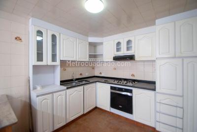 Apartamento de 4 alcobas en venta en San Luis, Bogotá, 120 m² · foto 3 de 17