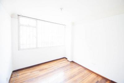 Apartamento de 4 alcobas en venta en San Luis, Bogotá, 120 m² · foto 10 de 17