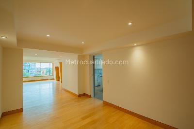 Apartamento de 3 alcobas en arriendo en Chico, Bogotá, 270 m² · foto 3 de 20