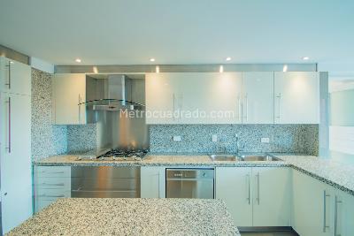 Apartamento de 3 alcobas en arriendo en Chico, Bogotá, 270 m² · foto 6 de 20
