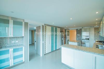 Apartamento de 3 alcobas en arriendo en Chico, Bogotá, 270 m² · foto 8 de 20