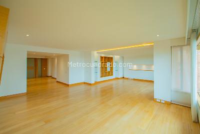 Apartamento de 3 alcobas en arriendo en Chico, Bogotá, 270 m² · foto 11 de 20