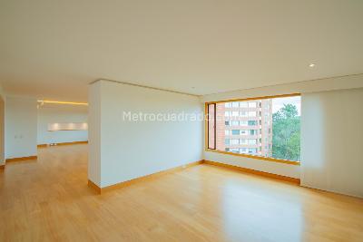 Apartamento de 3 alcobas en arriendo en Chico, Bogotá, 270 m² · foto 18 de 20
