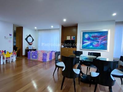 Apartamento de 3 alcobas en venta en La Cabrera, Bogotá, 241 m² · foto 6 de 18