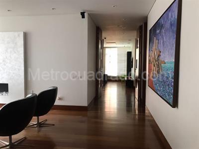 Apartamento de 3 alcobas en venta en Rosales Bella Vista, Bogotá, 285 m² · foto 5 de 13
