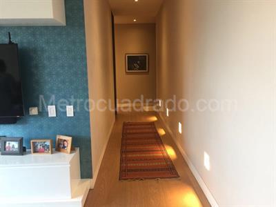 Apartamento de 3 alcobas en venta en Rosales Bella Vista, Bogotá, 235 m² · foto 6 de 9
