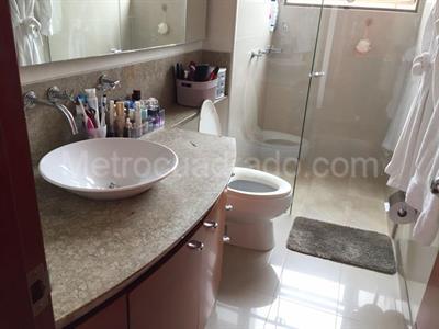 Apartamento de 3 alcobas en venta en Chico Reservado, Bogotá, 168 m² · foto 11 de 15