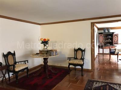 Apartamento de 4 alcobas en venta en La Cabrera, Bogotá, 262 m² · foto 8 de 13