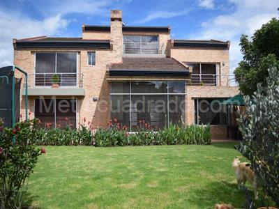 Casa de 4 alcobas en venta en San Simon Guaymaral, Bogotá, 340 m² · foto 3 de 17