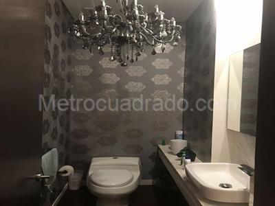 Apartamento de 3 alcobas en venta en La Cabrera, Bogotá, 210 m² · foto 7 de 20
