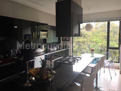Apartamento de 3 alcobas en venta en Chico Virrey, Bogotá, 275 m² · foto 5 de 8
