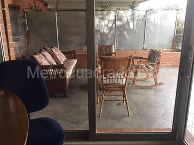Apartamento de 3 alcobas en venta en La Cabrera, Bogotá, 270 m² · foto 2 de 5