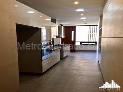 Apartamento de 3 alcobas en venta en La Cabrera, Bogotá, 210 m² · foto 3 de 12