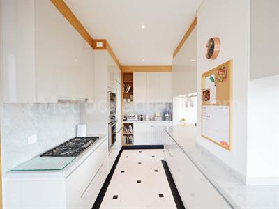 Apartamento de 2 alcobas en venta en La Cabrera, Bogotá, 190 m² · foto 8 de 12