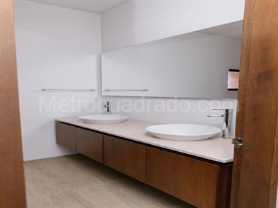 Apartamento de 3 alcobas en venta en Altos De Cabrera, Bogotá, 163 m² · foto 7 de 12