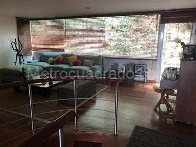 Apartamento de 3 alcobas en venta en Altos Del Retiro, Bogotá, 325 m² · foto 4 de 10