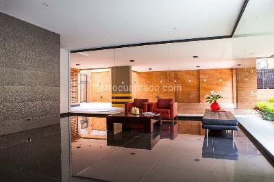 Apartamento de 3 alcobas en venta en Chico Museo, Bogotá, 147 m² · foto 2 de 11