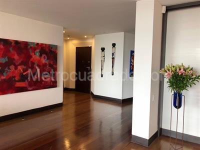 Apartamento de 3 alcobas en venta en Altos Del Retiro, Bogotá, 253 m² · foto 8 de 9