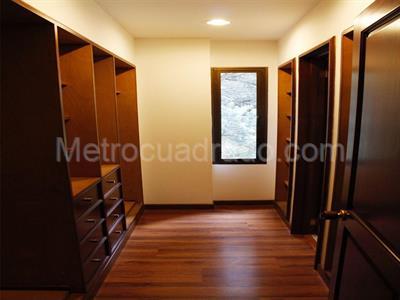 Apartamento en venta en Santa Barbara Alta, Bogotá · foto 6 de 7