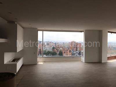 Apartamento en venta en Altos Del Refugio, Bogotá · foto 2 de 20