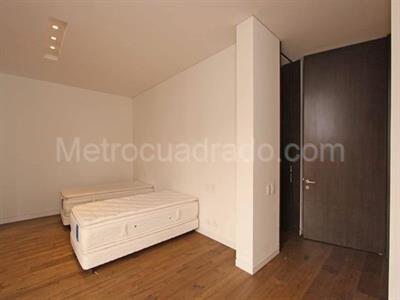 Apartamento de 3 alcobas en venta en La Cabrera, Bogotá, 270 m² · foto 3 de 19