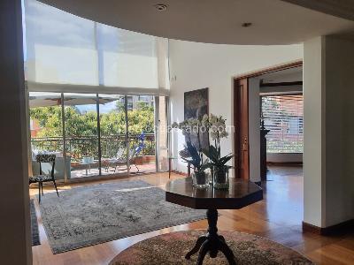 Apartamento de 4 alcobas en venta en La Cabrera Reservado, Bogotá, 477 m² · foto 2 de 20