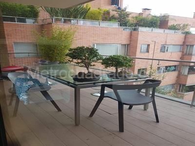 Apartamento de 3 alcobas en venta en Rosales Refugio, Bogotá, 256 m² · foto 6 de 13