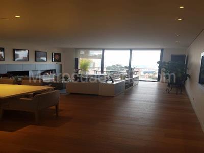 Apartamento de 3 alcobas en venta en Rosales Refugio, Bogotá, 256 m² · foto 3 de 13