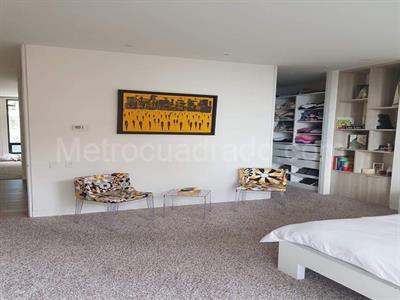 Apartamento de 3 alcobas en venta en Rosales Refugio, Bogotá, 256 m² · foto 10 de 13
