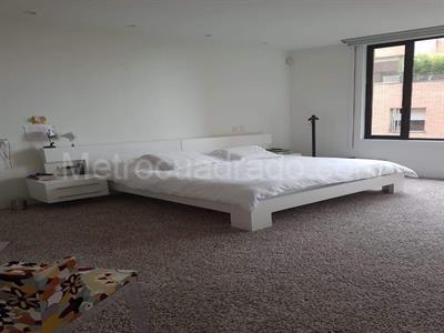 Apartamento de 3 alcobas en venta en Rosales Refugio, Bogotá, 256 m² · foto 11 de 13