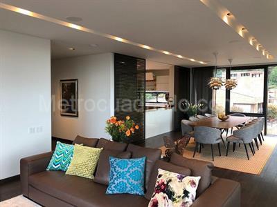 Apartamento de 3 alcobas en venta en Refugio Del Chico Alto, Bogotá, 341 m² · foto 10 de 18
