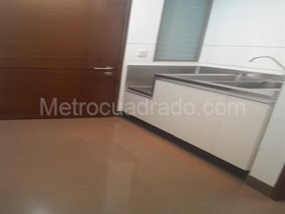 Apartamento de 3 alcobas en venta en Chico Nogal, Bogotá, 180 m² · foto 12 de 13