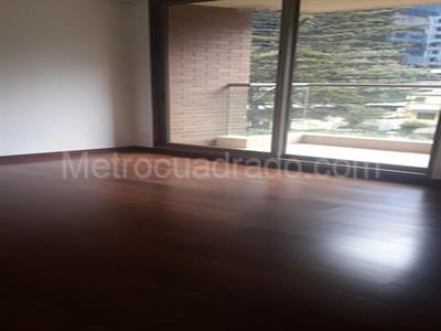 Apartamento de 3 alcobas en venta en Chico Nogal, Bogotá, 180 m² · foto 2 de 13