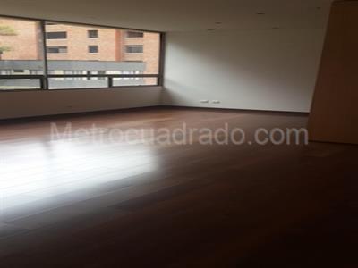 Apartamento de 3 alcobas en venta en Chico Nogal, Bogotá, 180 m² · foto 4 de 13