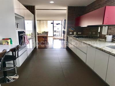 Apartamento de 3 alcobas en venta en Rosales Bella Vista, Bogotá, 199 m² · foto 12 de 15