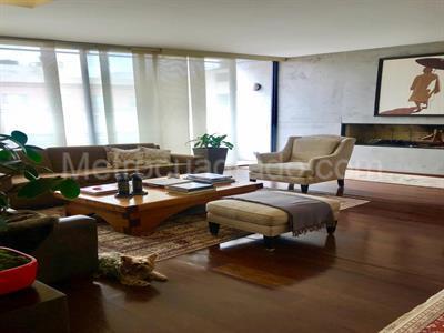 Apartamento de 3 alcobas en venta en Rosales Bella Vista, Bogotá, 199 m² · foto 2 de 15