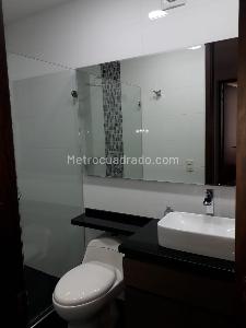 Apartamento de 3 alcobas en venta en Chico San Patricio, Bogotá, 119 m² · foto 4 de 11