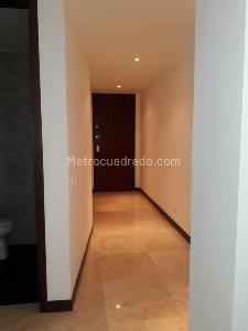 Apartamento de 3 alcobas en venta en Chico San Patricio, Bogotá, 119 m² · foto 6 de 11