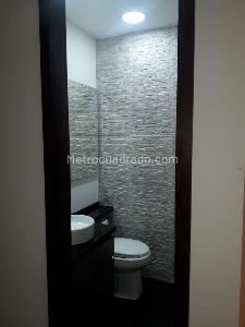 Apartamento de 3 alcobas en venta en Chico San Patricio, Bogotá, 119 m² · foto 8 de 11
