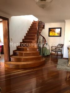 Apartamento de 4 alcobas en venta en Chico Norte, Bogotá, 326 m² · foto 16 de 17