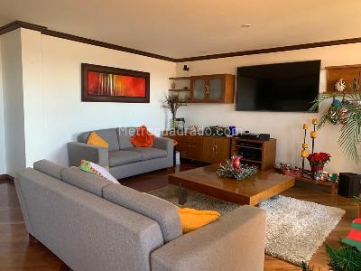 Apartamento de 3 alcobas en venta en Emaus Rosales, Bogotá, 155 m² · foto 2 de 15
