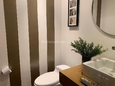 Apartamento en venta en Santa Barbara Occidental, Bogotá · foto 6 de 16