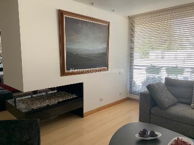 Apartamento de 3 alcobas en venta en Cabrera Chico, Bogotá, 234 m² · foto 2 de 18
