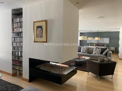 Apartamento de 3 alcobas en venta en Cabrera Chico, Bogotá, 234 m² · foto 6 de 18
