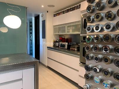 Apartamento de 3 alcobas en venta en Cabrera Chico, Bogotá, 234 m² · foto 9 de 18