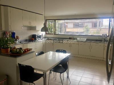 Apartamento de 3 alcobas en venta en Seminario Chico, Bogotá, 275 m² · foto 3 de 16